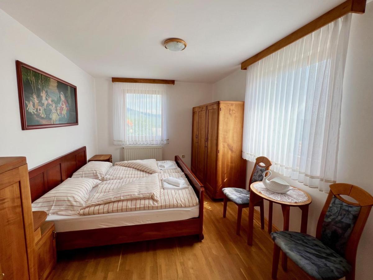 Guest House Domacija Krnc Hrib pri Hinjah Екстер'єр фото