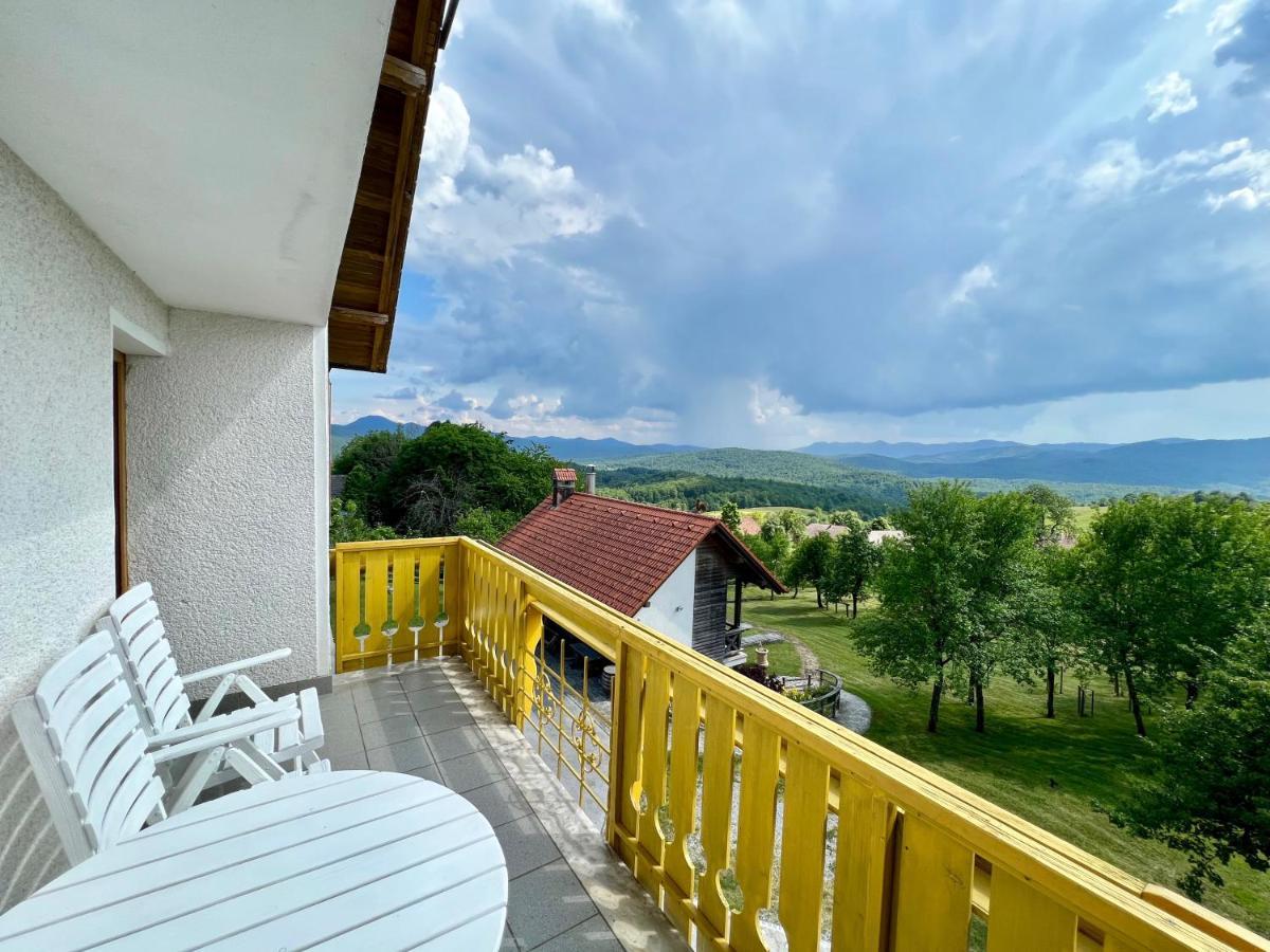 Guest House Domacija Krnc Hrib pri Hinjah Екстер'єр фото