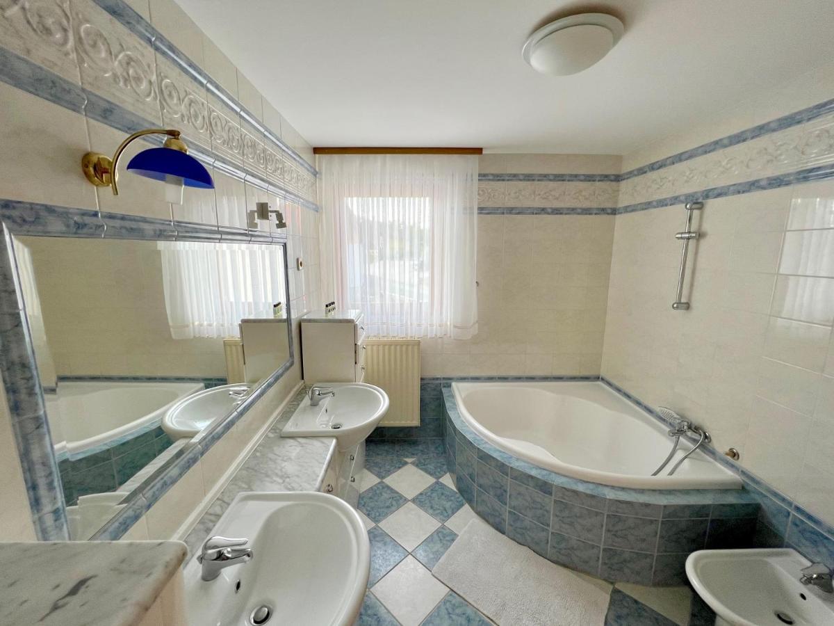 Guest House Domacija Krnc Hrib pri Hinjah Екстер'єр фото